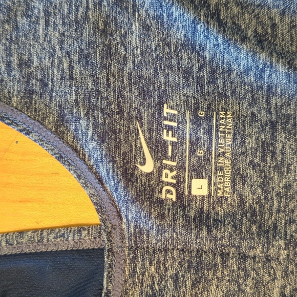 Nike Dri-fit tank - Picture 5 of 5